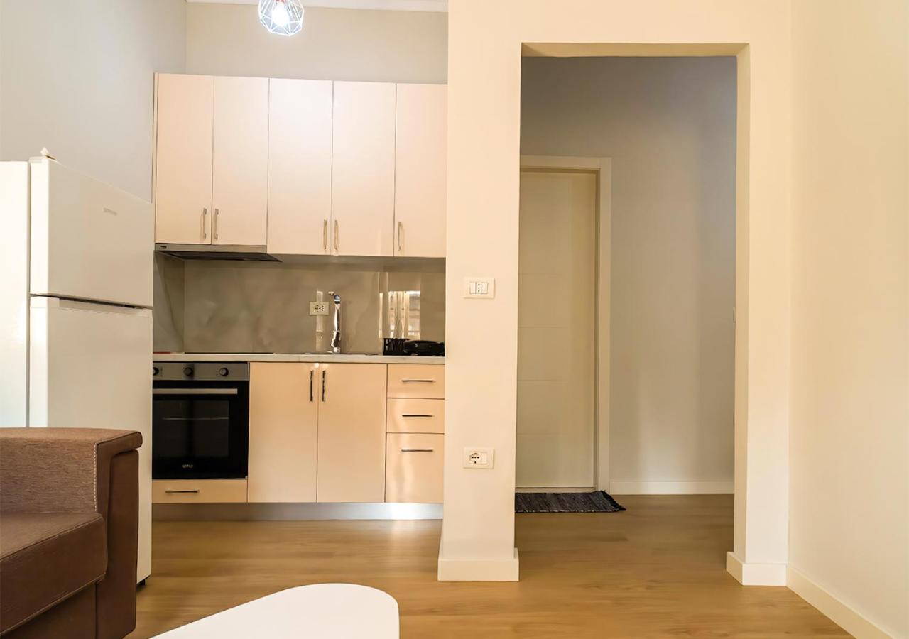Home Inn Apartment 2 Near City Center تيرانا المظهر الخارجي الصورة