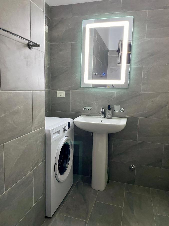 Home Inn Apartment 2 Near City Center تيرانا المظهر الخارجي الصورة